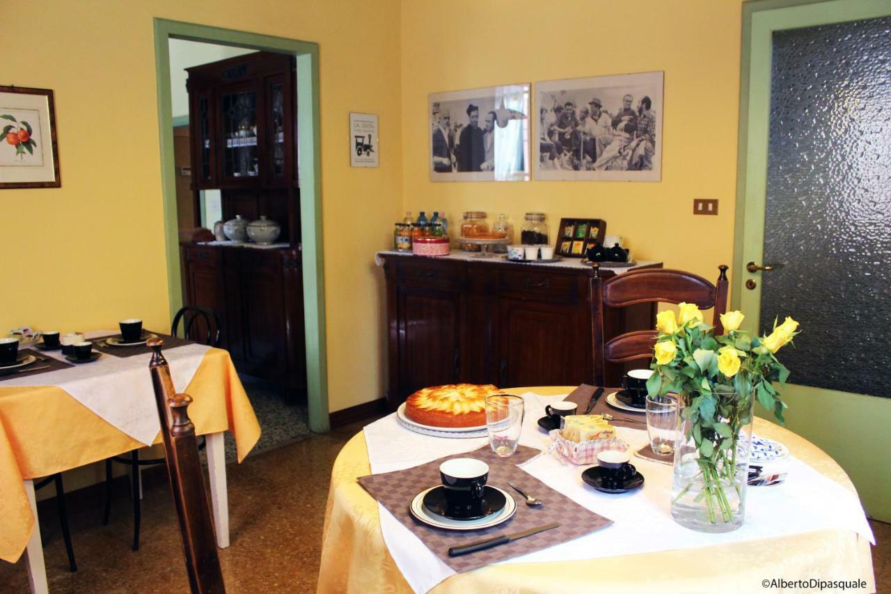 Bed and Breakfast La Sosta Fuori Stazione à Brescello Extérieur photo